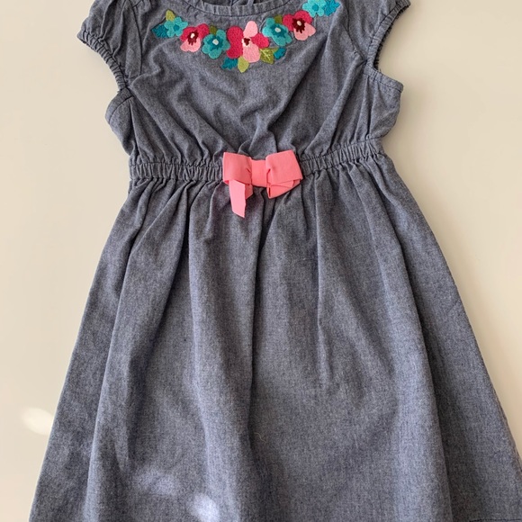 Size 2 👗 - Picture 2 of 4